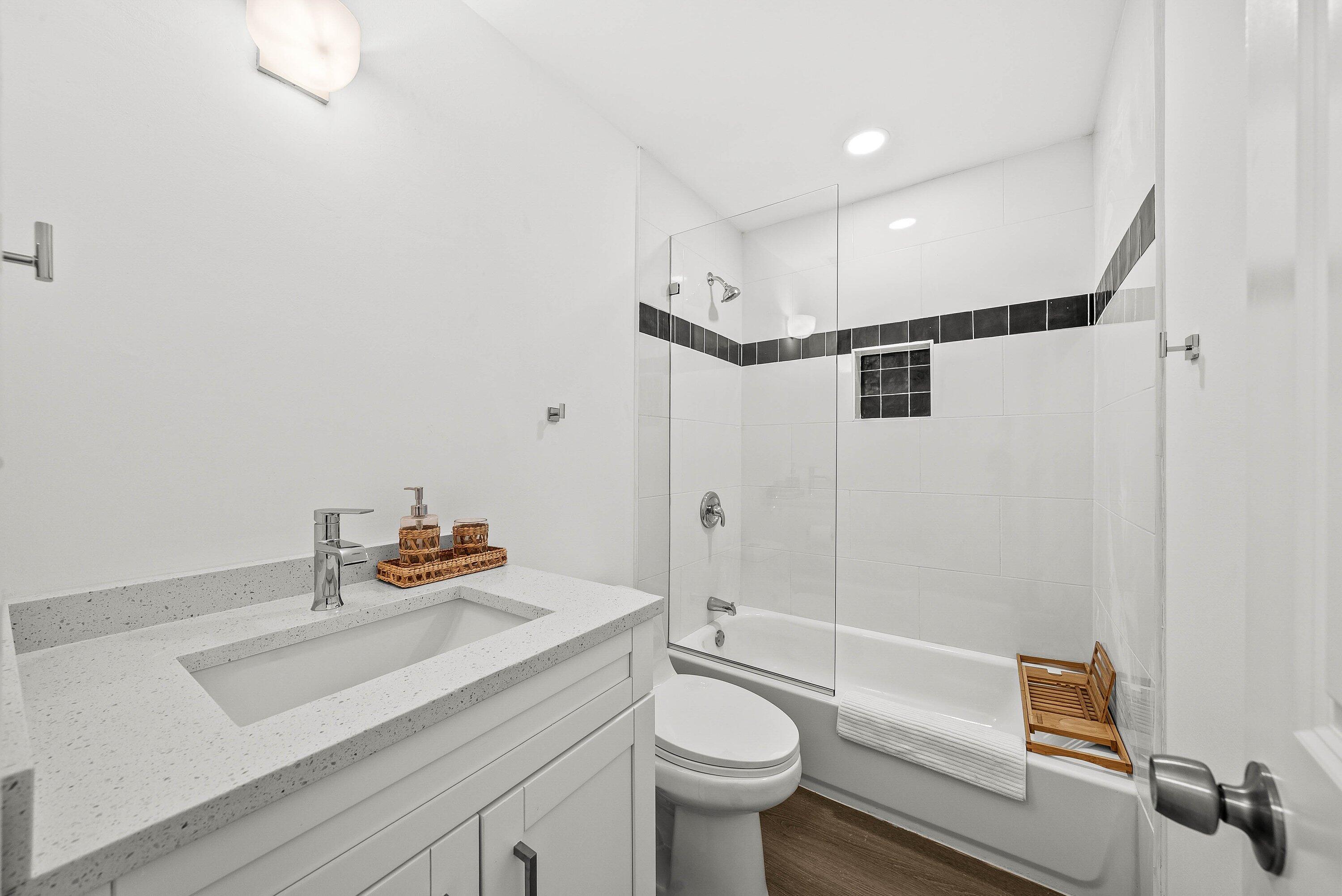 13105 Belhaven Court, Unit 15 Wellington, FL 33414 - Photo 7 of 31 Bathroom 2