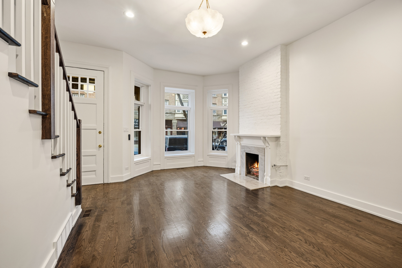 2107 North Clark Street Chicago, IL 60614 - Photo 2 of 39
