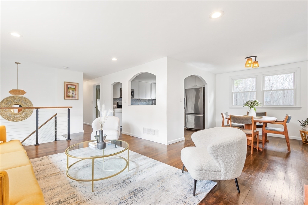 10 Woodmere Road Framingham, MA 01701 - Photo 4 of 31 Gallery Image 4