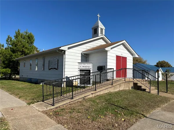 $130,000 | 111 West Monroe Avenue, Owensville, MO 65066