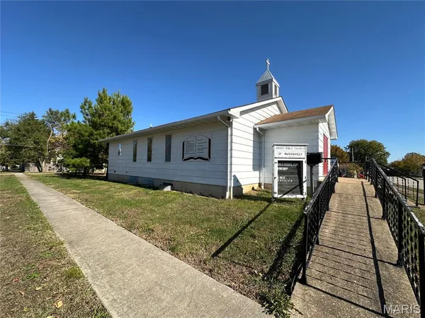 $130,000 | 111 West Monroe Avenue, Owensville, MO 65066