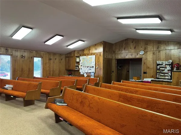 $130,000 | 111 West Monroe Avenue, Owensville, MO 65066