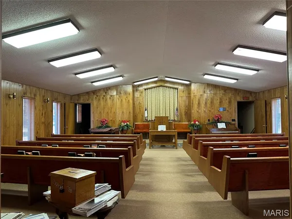 $130,000 | 111 West Monroe Avenue, Owensville, MO 65066