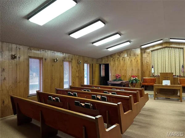 $130,000 | 111 West Monroe Avenue, Owensville, MO 65066