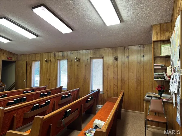 $130,000 | 111 West Monroe Avenue, Owensville, MO 65066