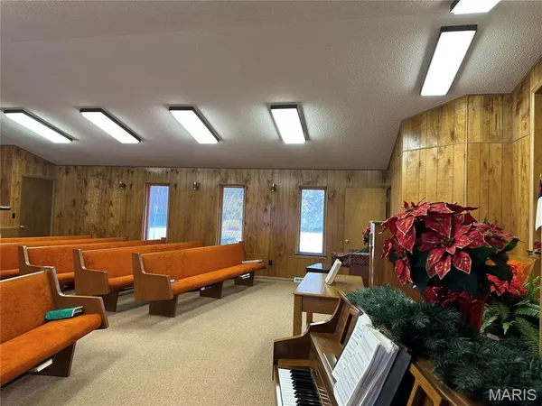 $130,000 | 111 West Monroe Avenue, Owensville, MO 65066