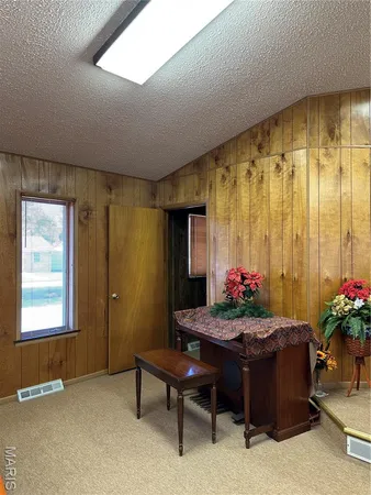 $130,000 | 111 West Monroe Avenue, Owensville, MO 65066