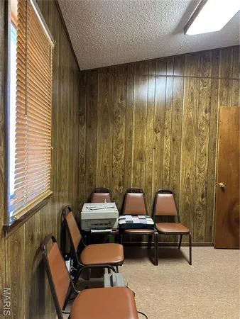 $130,000 | 111 West Monroe Avenue, Owensville, MO 65066