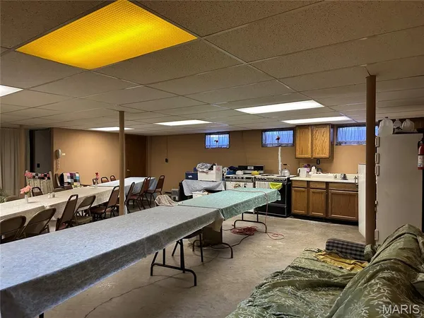 $130,000 | 111 West Monroe Avenue, Owensville, MO 65066