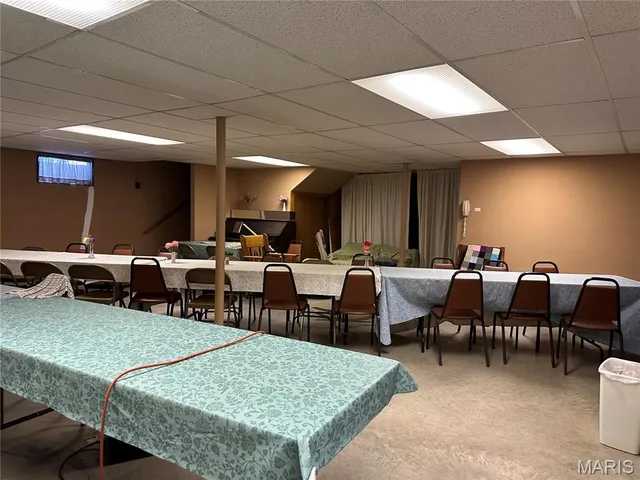 $130,000 | 111 West Monroe Avenue, Owensville, MO 65066