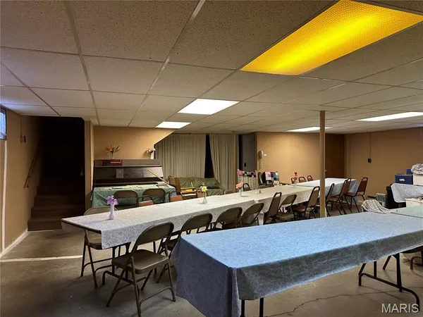 $130,000 | 111 West Monroe Avenue, Owensville, MO 65066