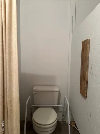 $130,000 | 111 West Monroe Avenue, Owensville, MO 65066