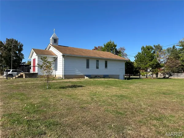 $130,000 | 111 West Monroe Avenue, Owensville, MO 65066