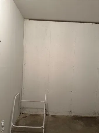 $130,000 | 111 West Monroe Avenue, Owensville, MO 65066