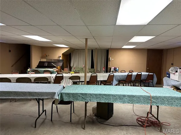 $130,000 | 111 West Monroe Avenue, Owensville, MO 65066