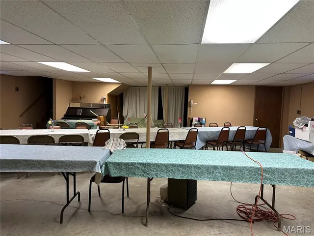 $130,000 | 111 West Monroe Avenue, Owensville, MO 65066