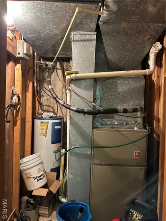 $130,000 | 111 West Monroe Avenue, Owensville, MO 65066