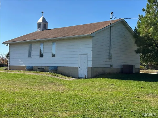 $130,000 | 111 West Monroe Avenue, Owensville, MO 65066