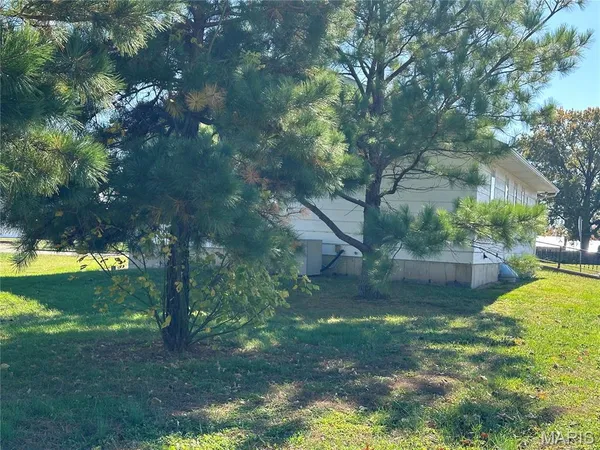 $130,000 | 111 West Monroe Avenue, Owensville, MO 65066