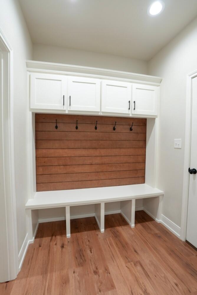 712 East 19th Street Wolfforth, TX 79382 - Photo 13 of 23 a room with a table and a window