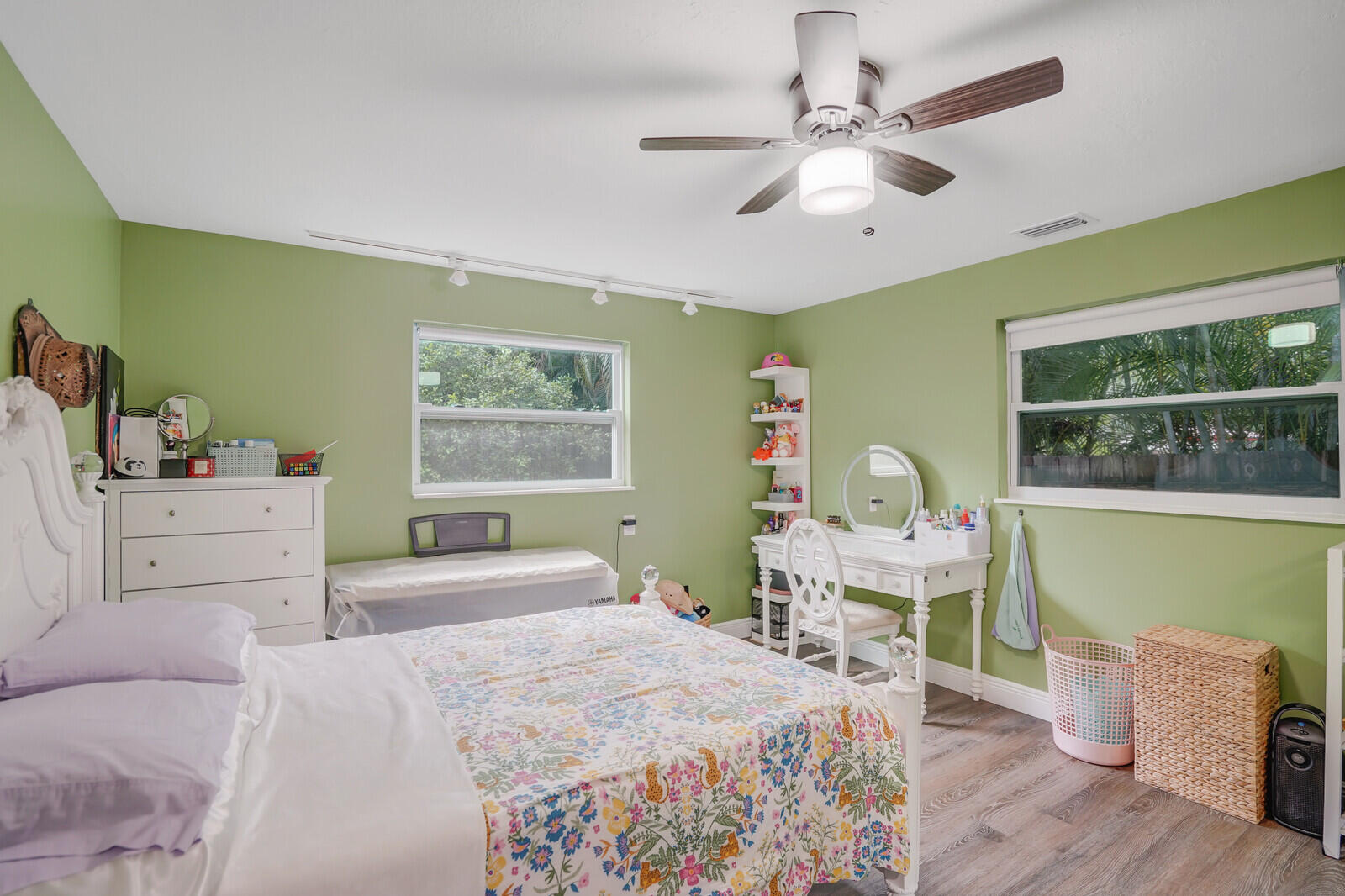 5239 Club Road Haverhill, FL 33415 - Photo 17 of 23 18_Image_18_mls