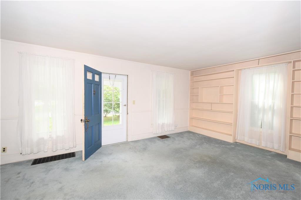 6035 Flanders Road Sylvania, OH 43560 - Photo 10 of 33 Gallery Image 10