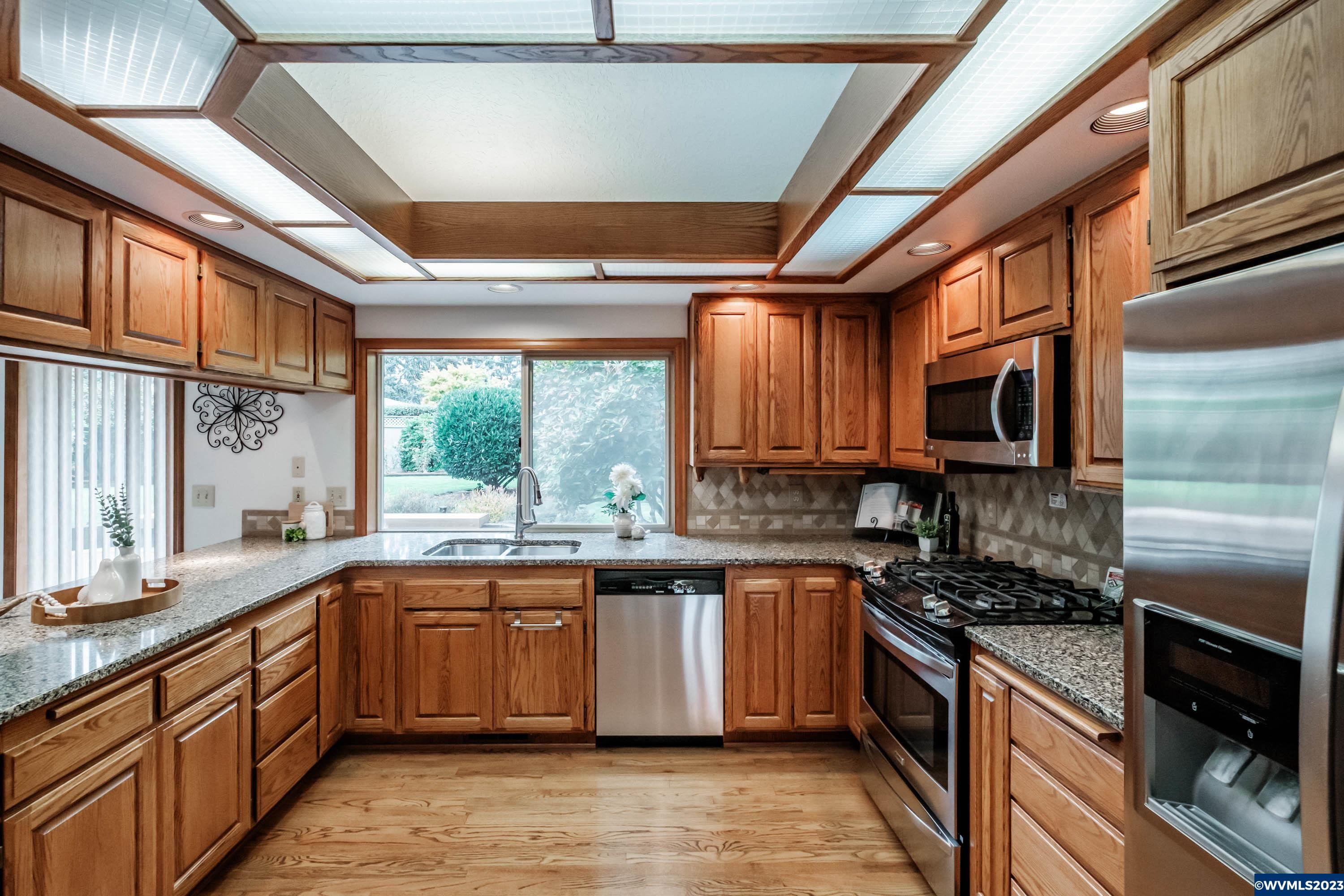 321 Northwest Green Acres Lane Albany, OR 97321 - Photo 11 of 42