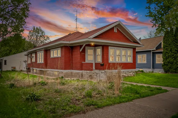 $265,000 | 1416 13th Street South, La Crosse, WI 54601