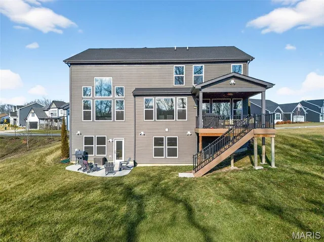 $950,000 | 820 Upland Loop, O'Fallon, MO 63368