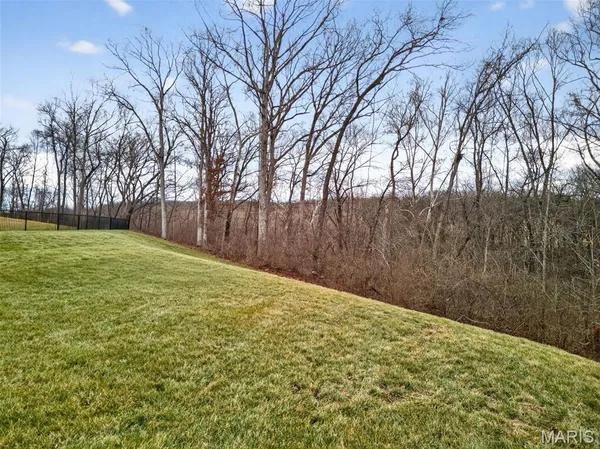 $875,000 | 820 Upland Loop, O'Fallon, MO 63368