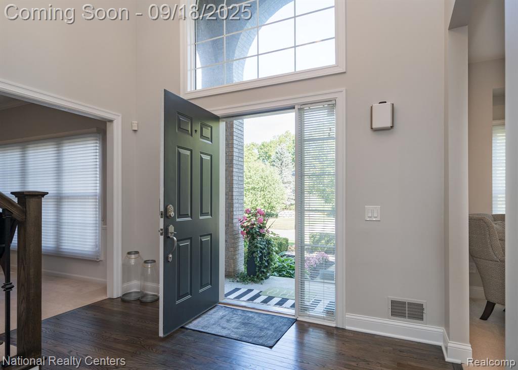 3851 Red Root Road Lake Orion, MI 48360 - Photo 6 of 53