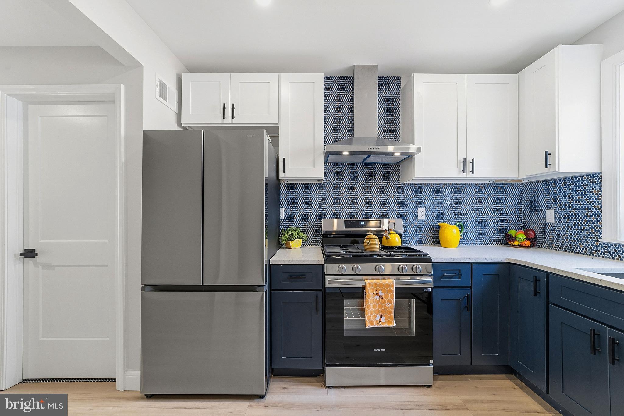 2319 Cross Street Philadelphia, PA 19146 - Photo 8 of 28 2 tone kitchen