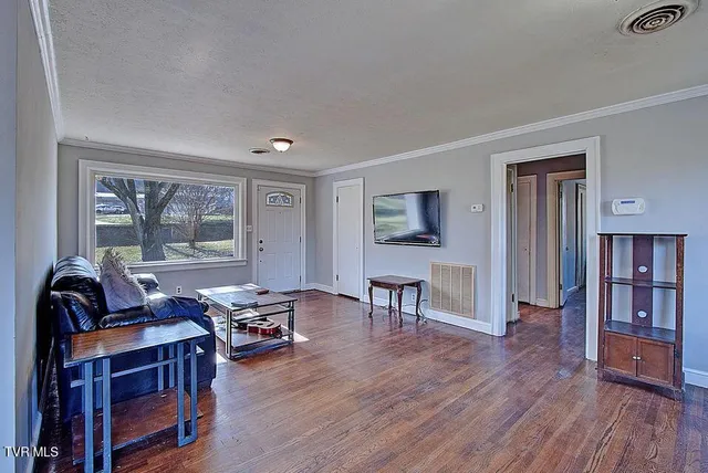 $375,000 | 329 Old Stage Trail, Bristol, TN 37620