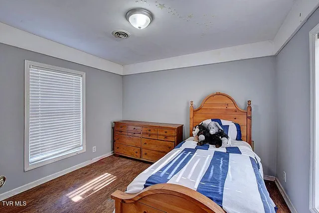 $375,000 | 329 Old Stage Trail, Bristol, TN 37620