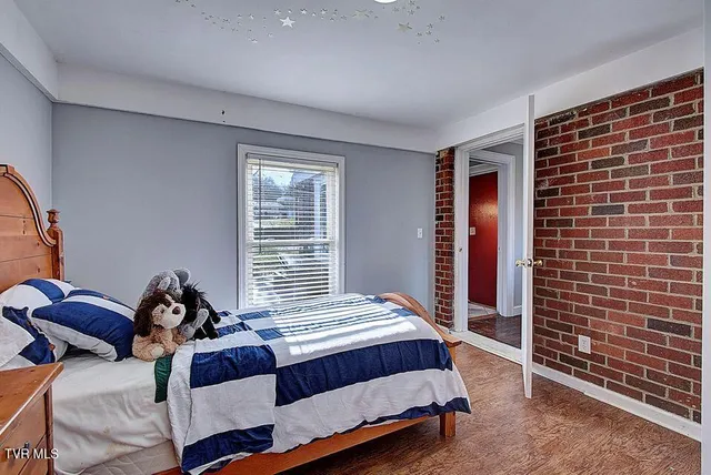 $375,000 | 329 Old Stage Trail, Bristol, TN 37620