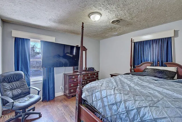 $375,000 | 329 Old Stage Trail, Bristol, TN 37620