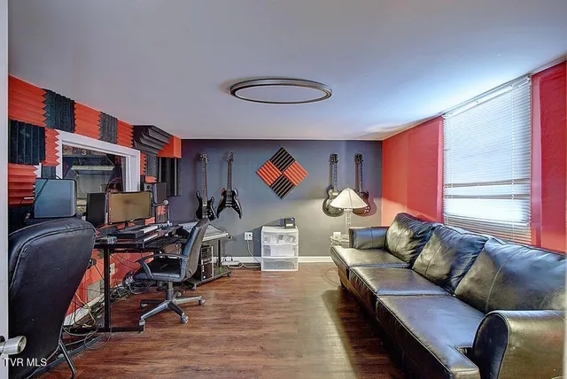 $375,000 | 329 Old Stage Trail, Bristol, TN 37620