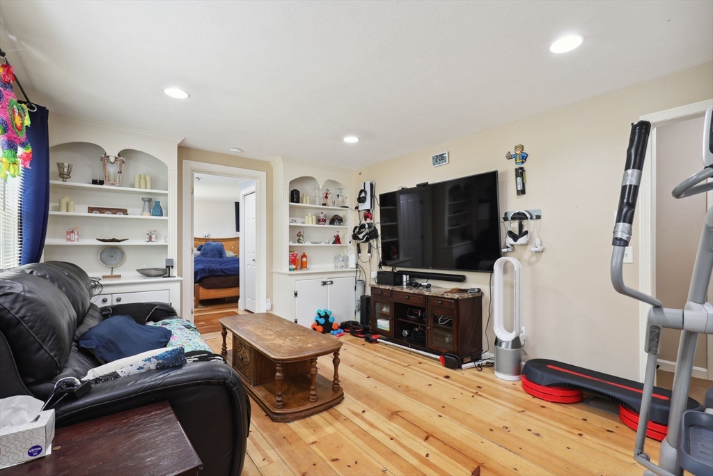 14 Old Forge Road Sandwich, MA 02563 - Photo 9 of 21 Gallery Image 9