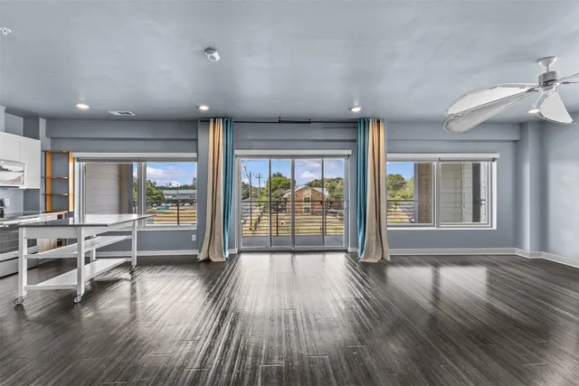 $329,500 | 4361 South Congress Avenue, Unit 301, Austin, TX 78745