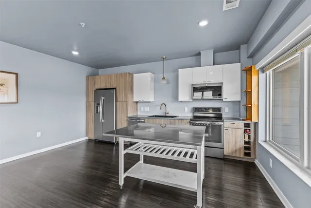 $329,500 | 4361 South Congress Avenue, Unit 301, Austin, TX 78745