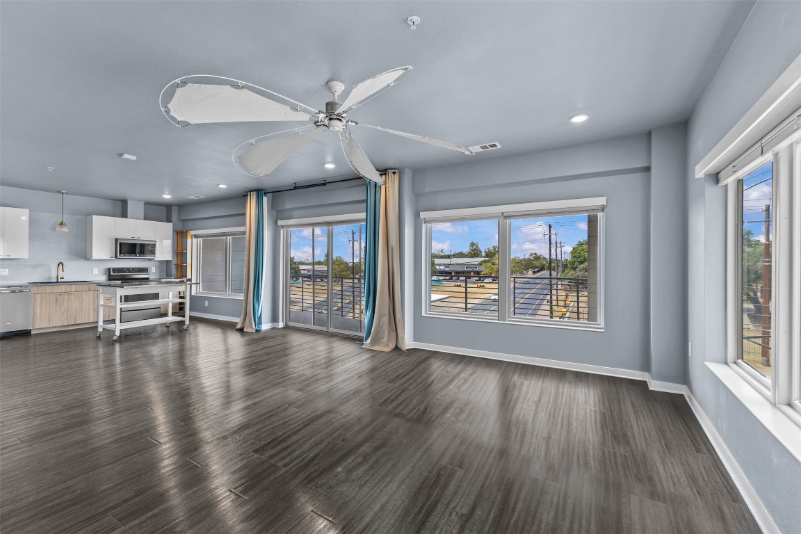 4361 South Congress Avenue, Unit 301 Austin, TX 78745 - Photo 21 of 33