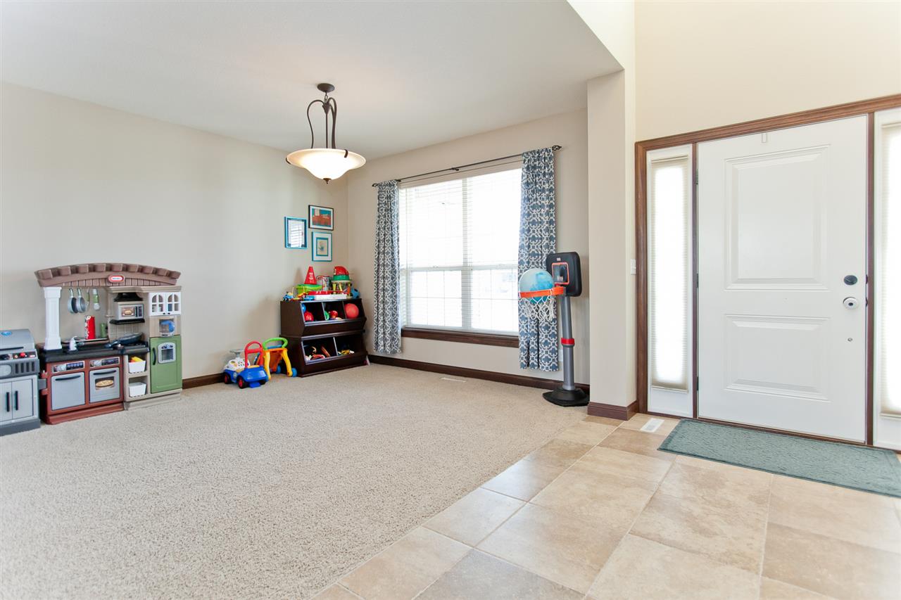 2295 Newcastle Road Marion, IA 52302 - Photo 6 of 24 Gallery Image 6