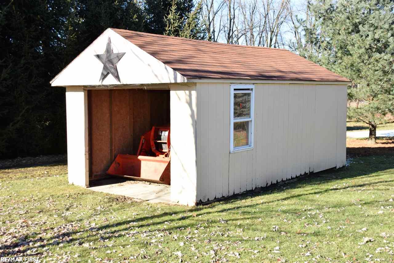 18275 Pratt Road Armada, MI 48005 - Photo 7 of 41 31368154-6.JPG