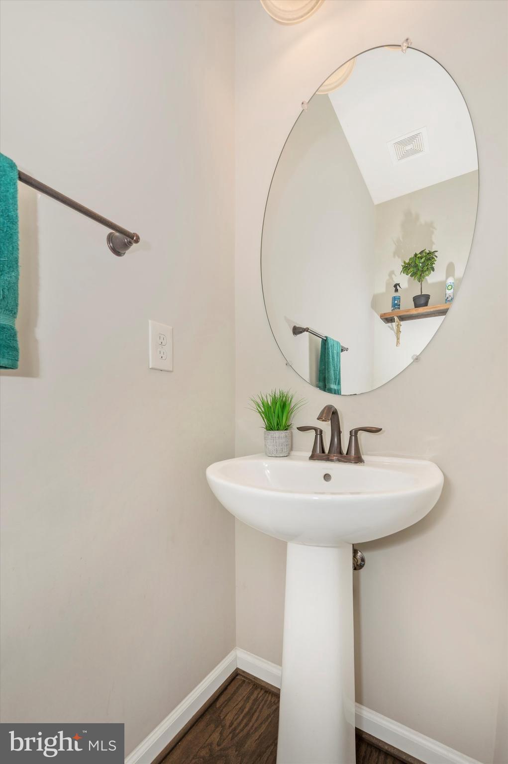 6197 Murray Terrace Frederick, MD 21703 - Photo 11 of 27 Powder room