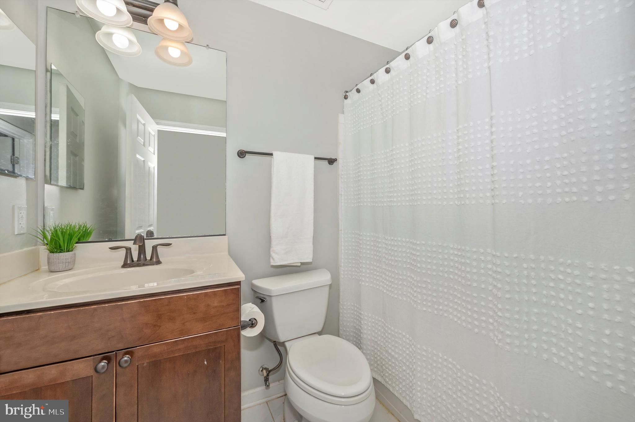 6197 Murray Terrace Frederick, MD 21703 - Photo 20 of 27 Hall bath