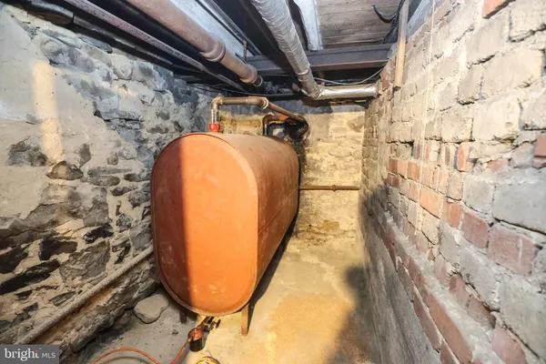 a view of a garage