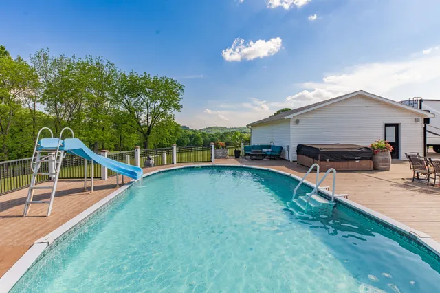 $1,739,900 | 4000 Cantebury Drive, Culleoka, TN 38451