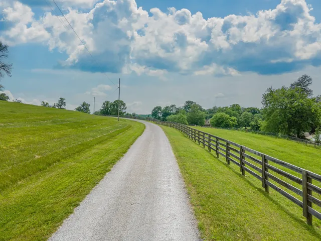 $1,739,900 | 4000 Cantebury Drive, Culleoka, TN 38451