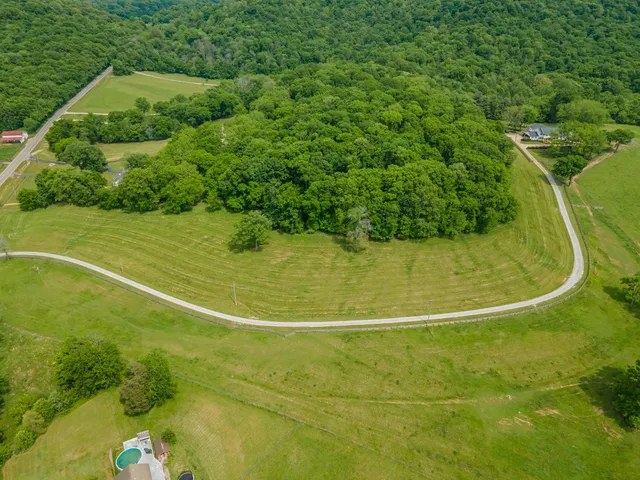 $1,749,900 | 4000 Cantebury Drive, Culleoka, TN 38451