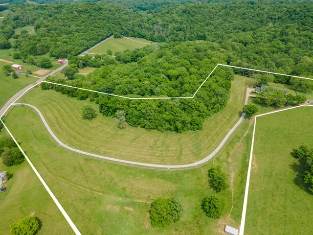 $1,739,900 | 4000 Cantebury Drive, Culleoka, TN 38451